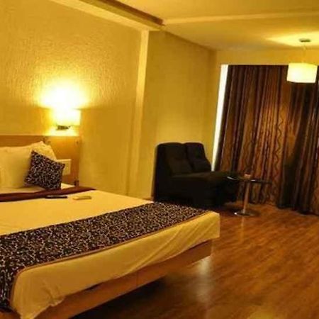 Hotel Manorama Виджаявада Экстерьер фото